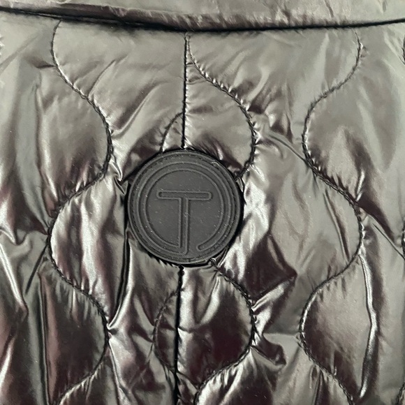 NWOT - T by Talbots - HIGH SHINE HIGH-LOW HEM QUILTED PUFFER VEST - Size Large - Picture 4 of 10